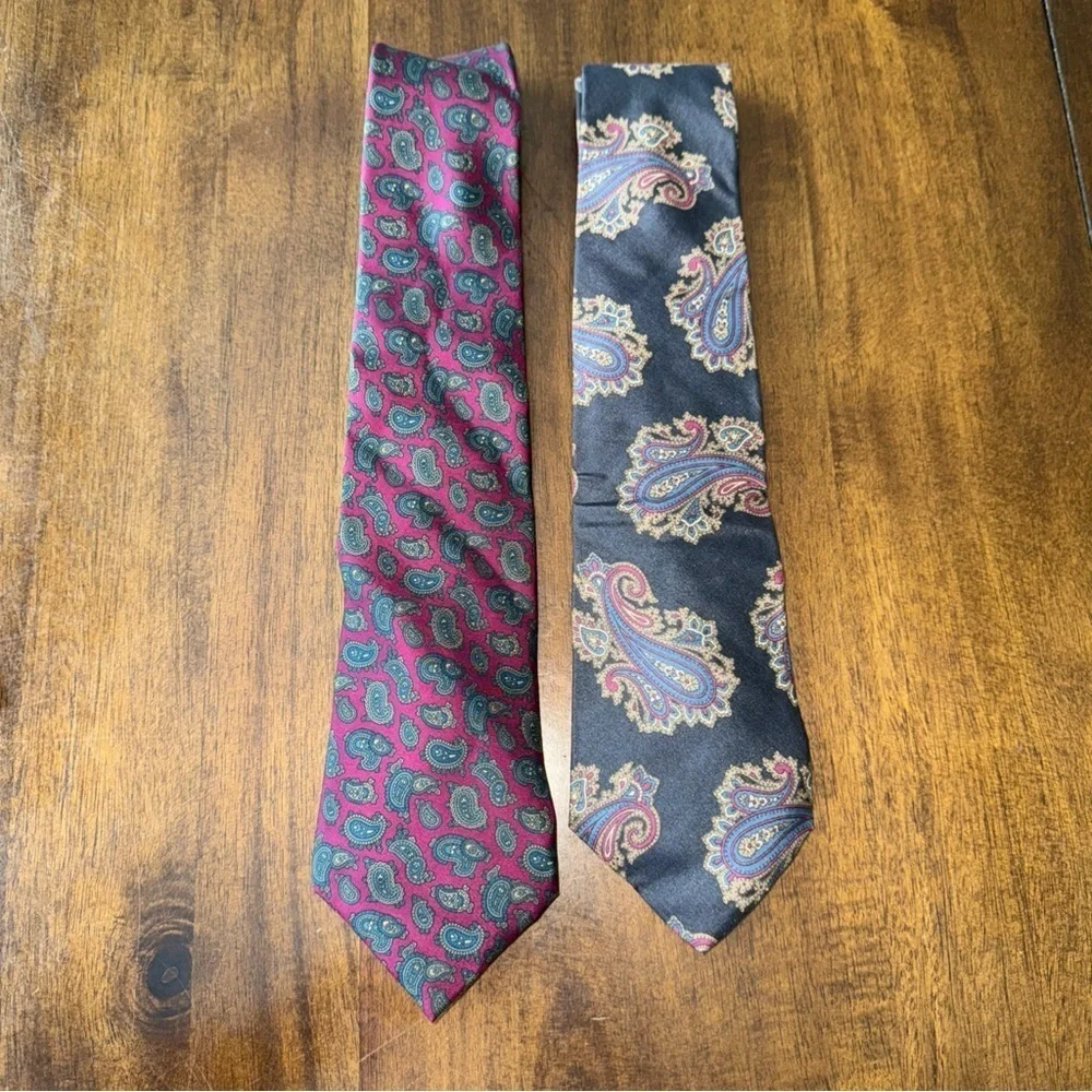 Vintage lot of 2  Halston III Men’s Neck Ties Made in USA 100% Italian Silk